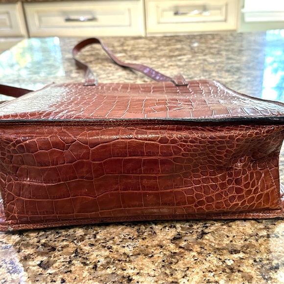 Vintage Cristian of Italy Embossed Croc Style Leather Bucket Bag - Picture 5 of 14